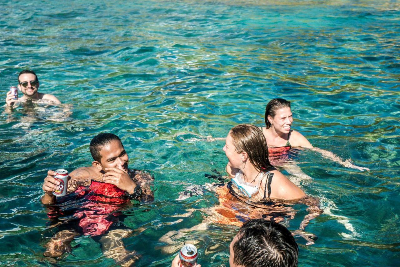 Slumber Party Hostel Phuket Dış mekan fotoğraf